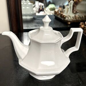 Johnson Brothers porcelain tea pot.